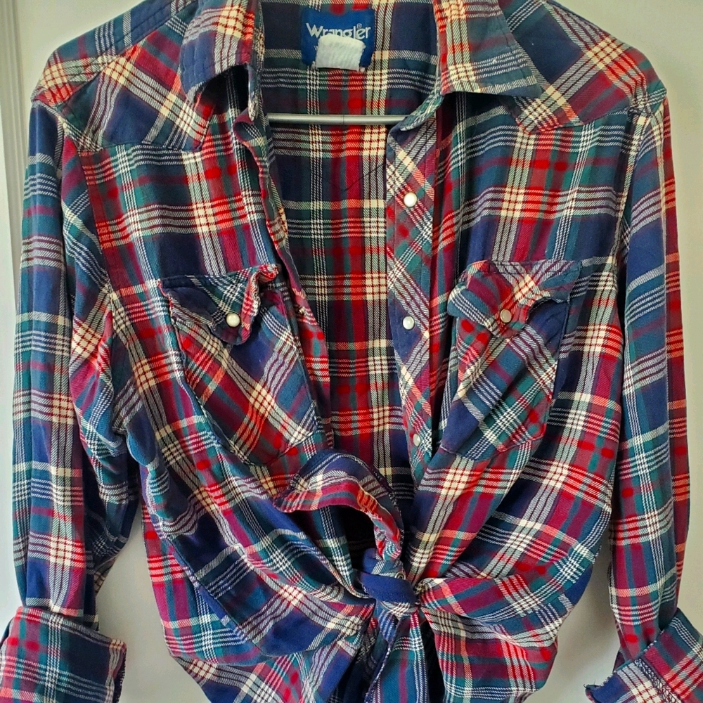 Wranglers vintage pearl snap button up L